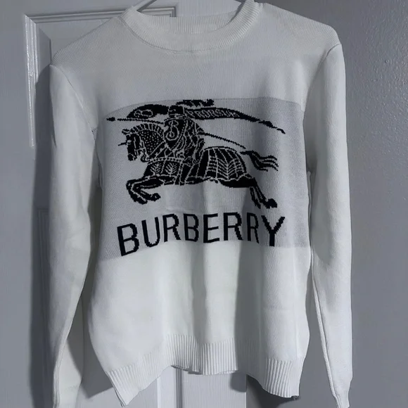 Sweaters - Picture 11 of 11